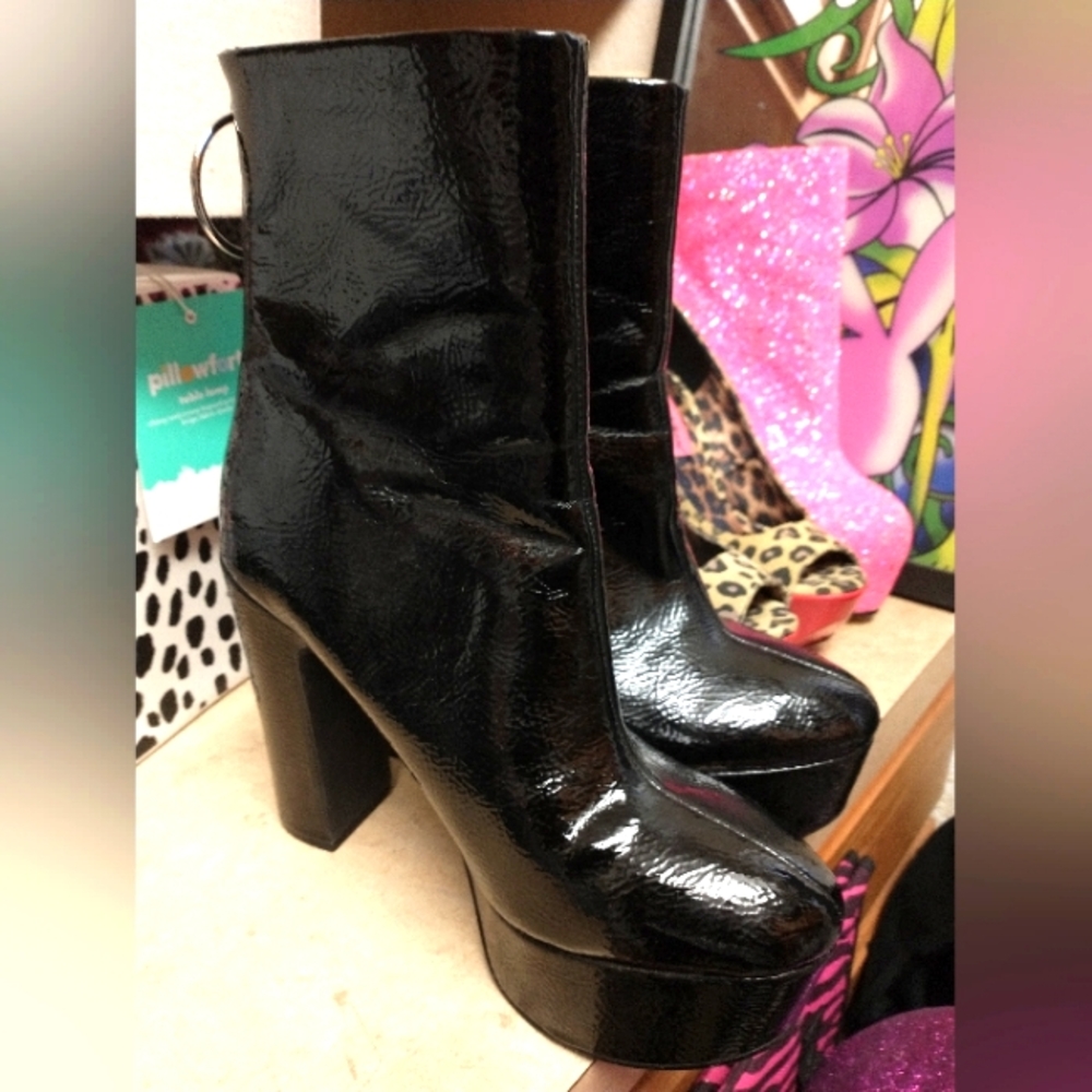 Ladies shoes